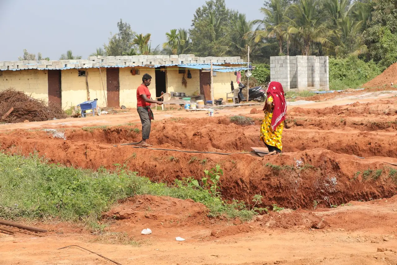 Foundation trenches with site huts behind at Bachenahatti