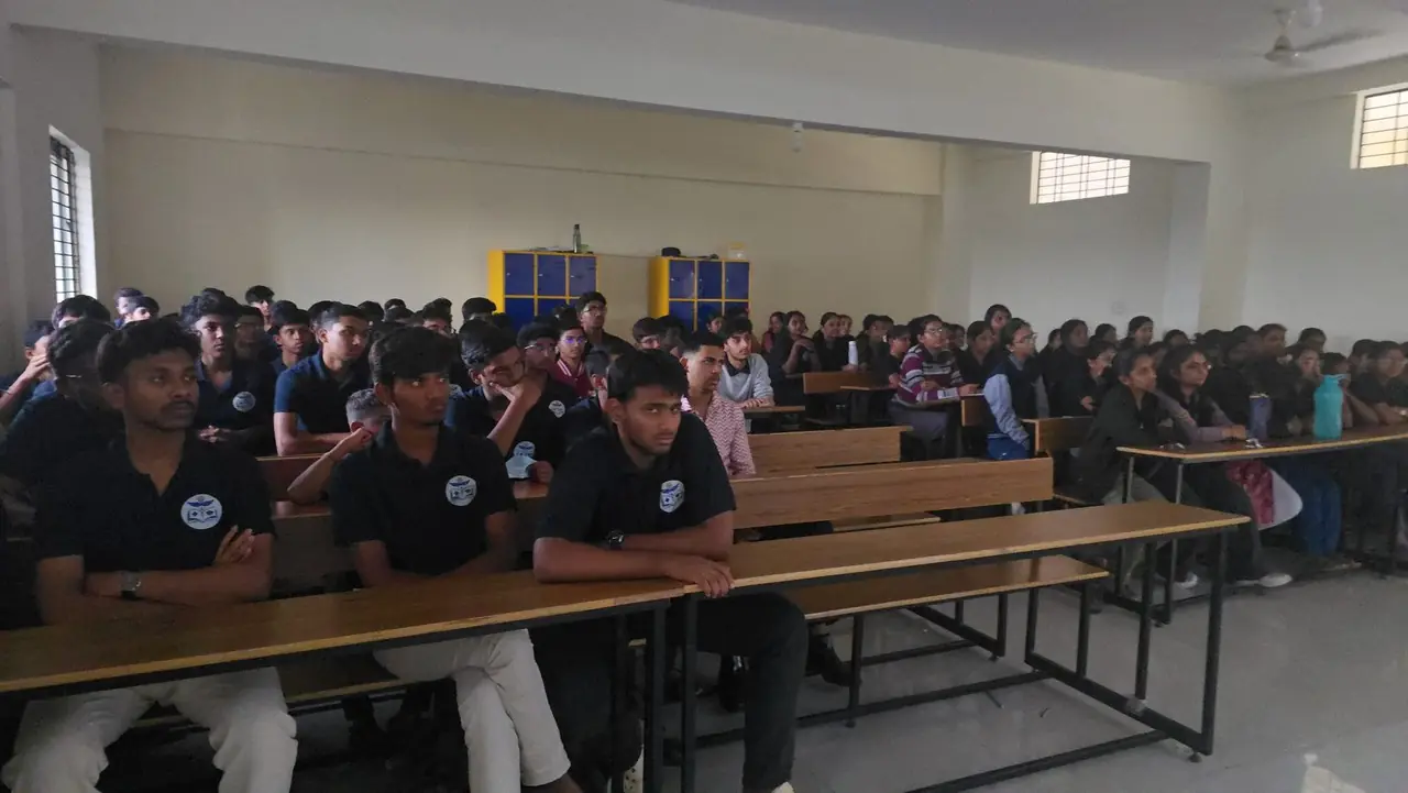 Full lecture hall with the long-term NEET batch at Kodathi